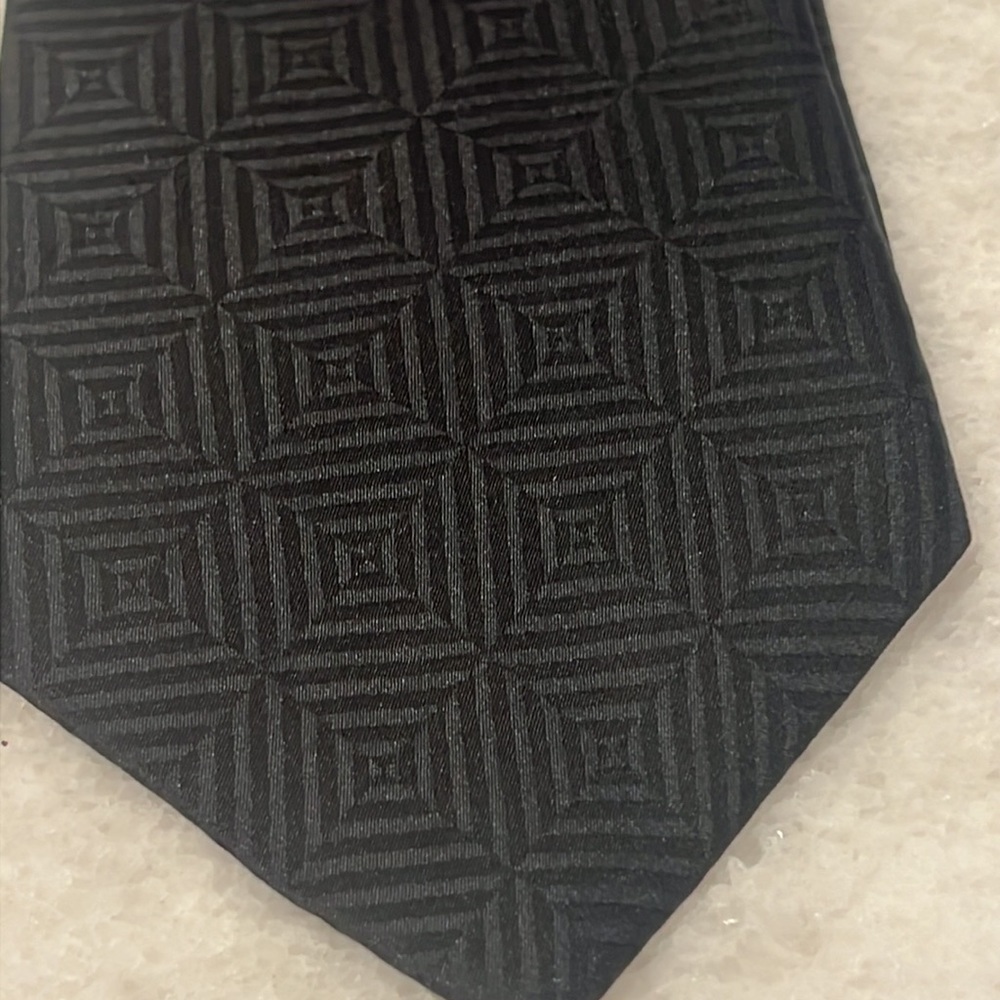 Albert Nipon silk tie - Picture 3 of 9